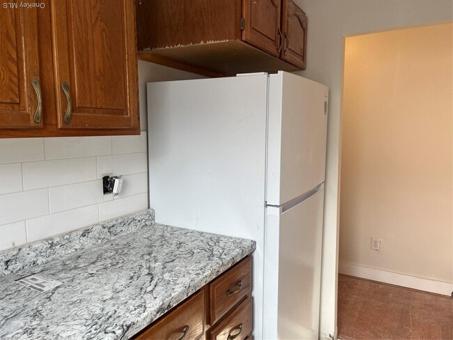 Building Photo - 43 California Ave