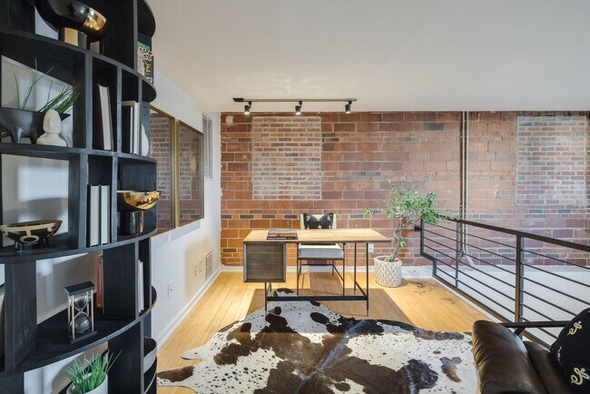 Building Photo - One bedroom loft in Midtown OKC!