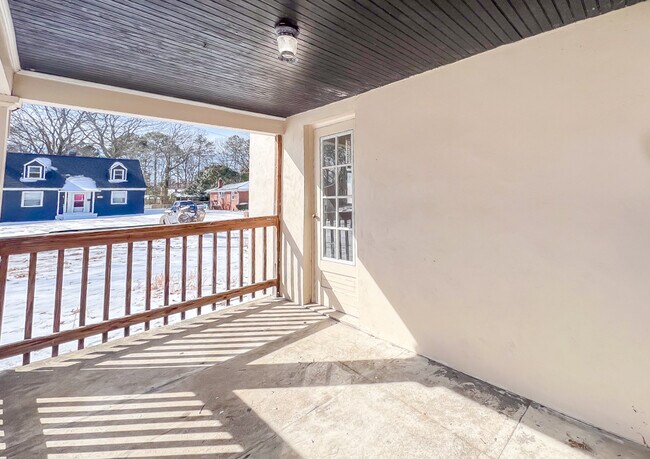 Building Photo - 1113 Evergreen Ave