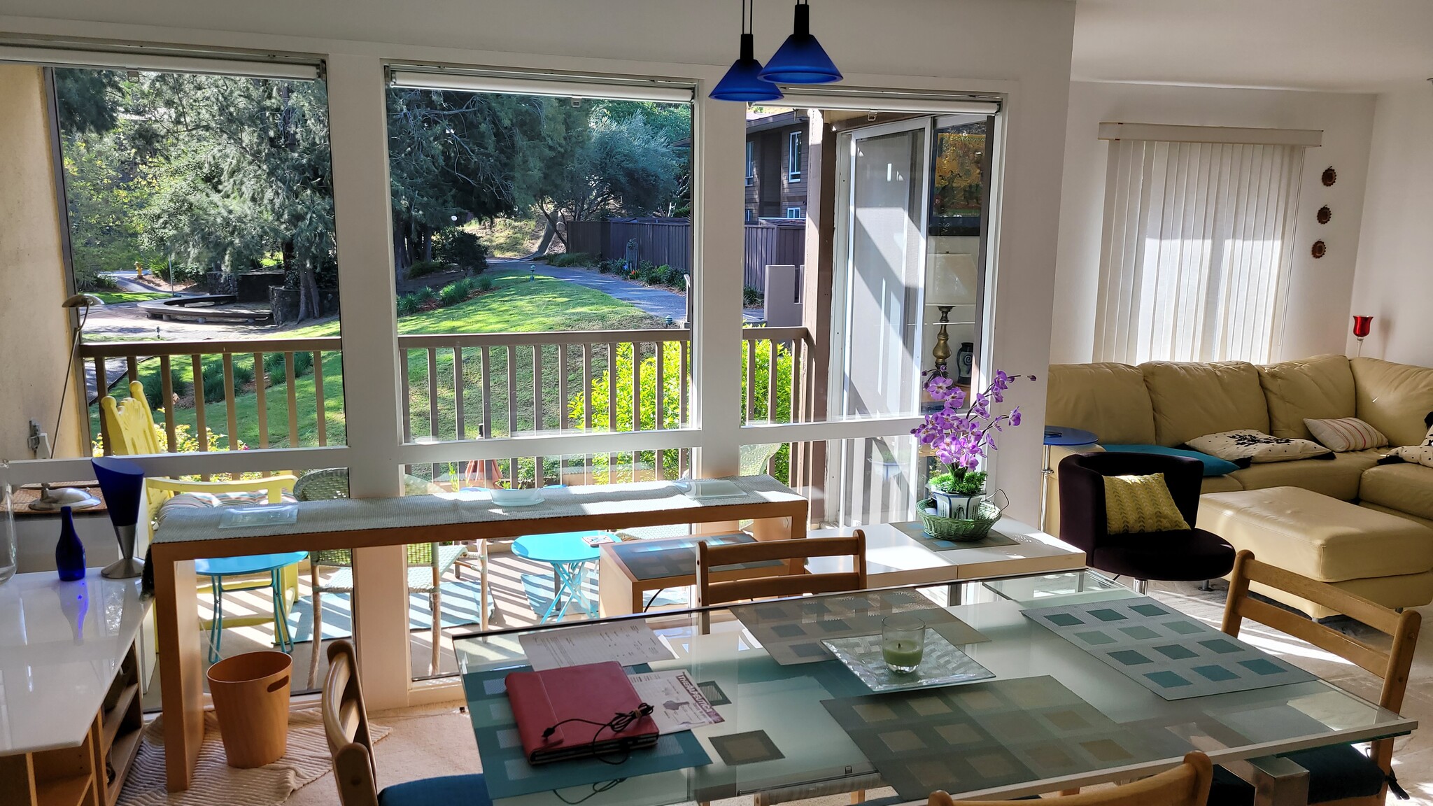 Dining area - 72 Surrey Ln