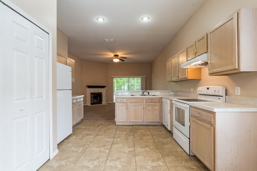 Building Photo - 2390 Cobblefield Cir