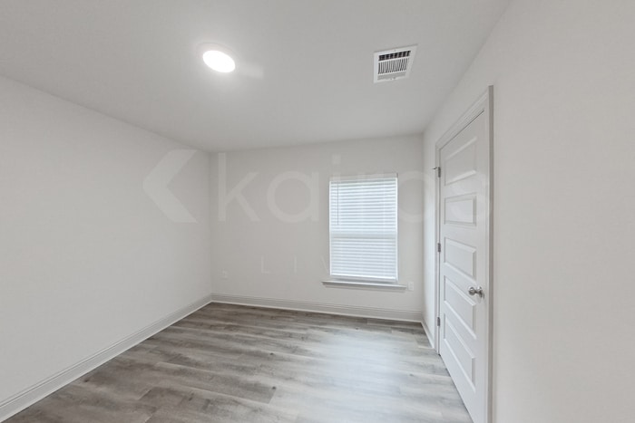 Building Photo - 17647 Carlisle Ave