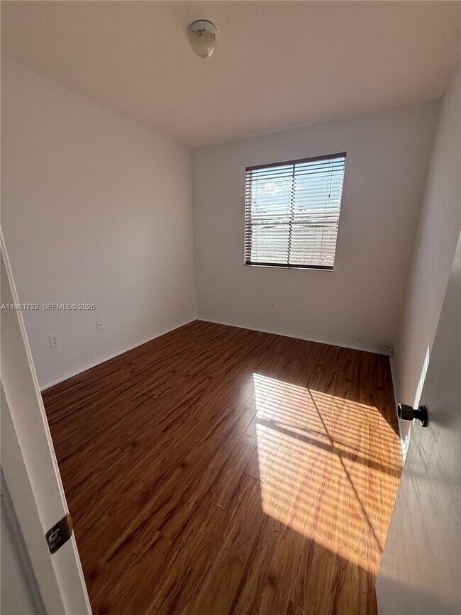 Building Photo - 764 SW 106th Ave