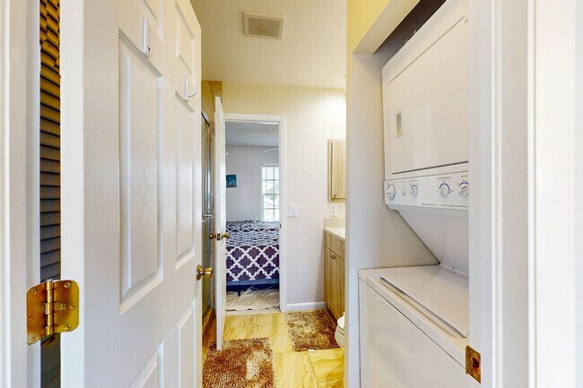 Building Photo - 65 Marco Villas E