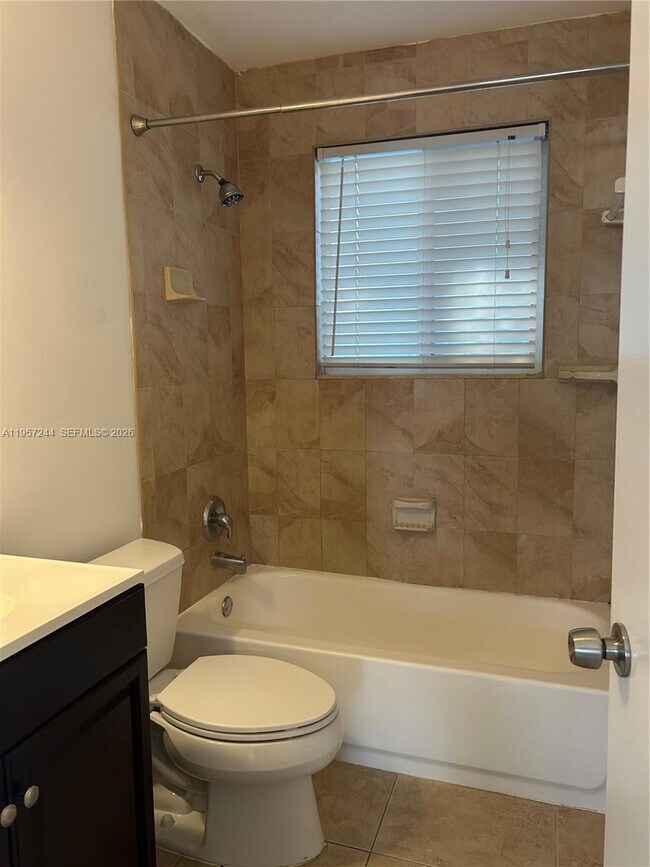 Building Photo - 1433 NE 22nd St