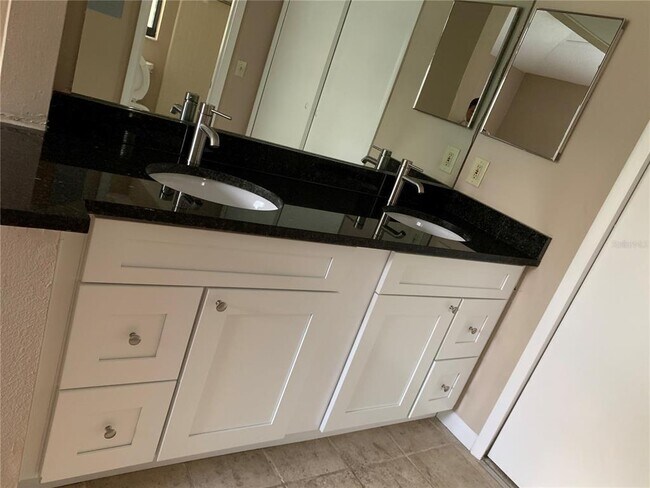 Building Photo - 7535 Sugar Bend Dr