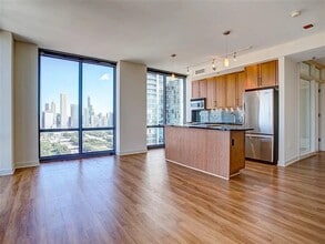 Building Photo - 1251 S Michigan Ave