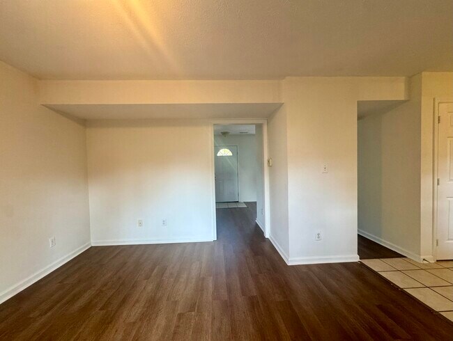 Building Photo - 1132 Jonestown Ln