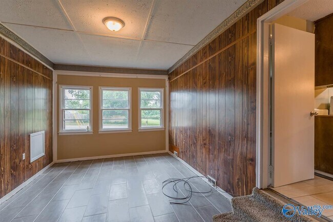 Building Photo - 4328 Barry St NW