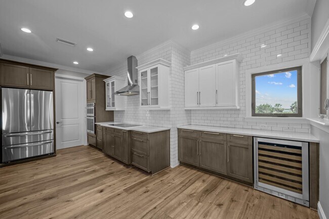 Building Photo - 3505 Harbor Dr
