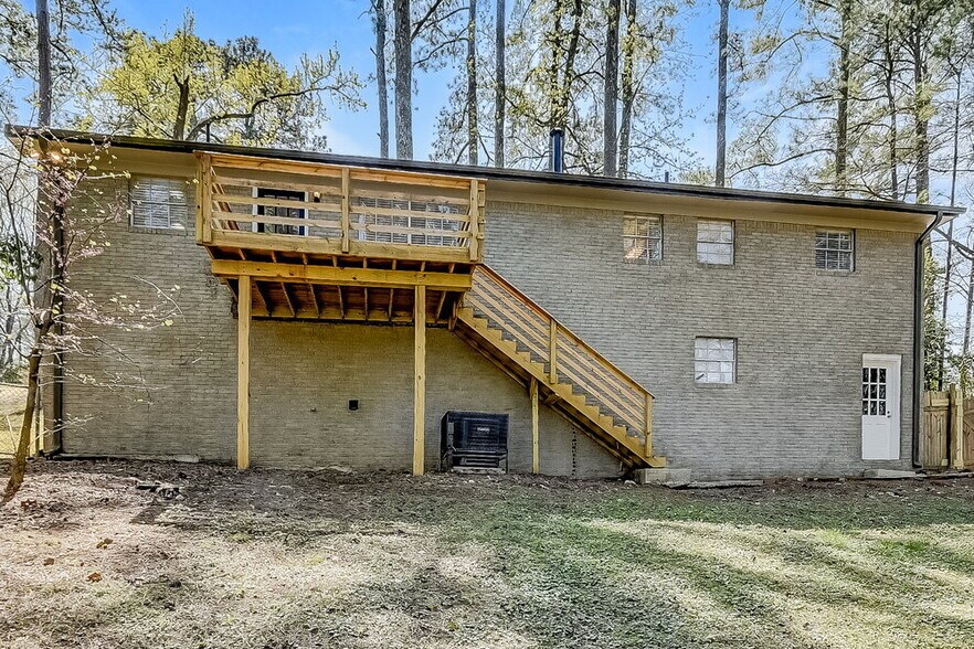 Building Photo - 1316 High Point Terrace