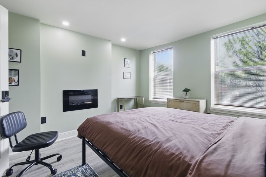 Building Photo - 1232 W Lombard St