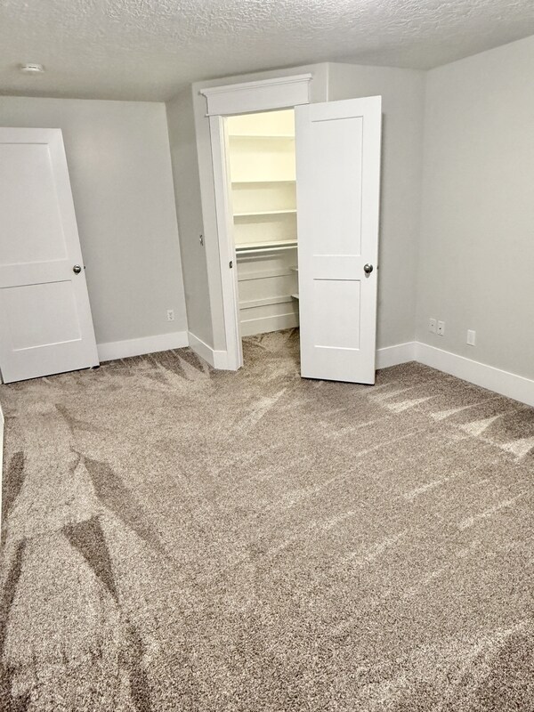 Building Photo - 1729 Colchester Ct