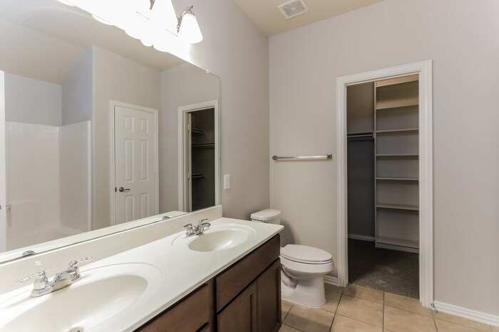 Building Photo - 952 Haley Dr