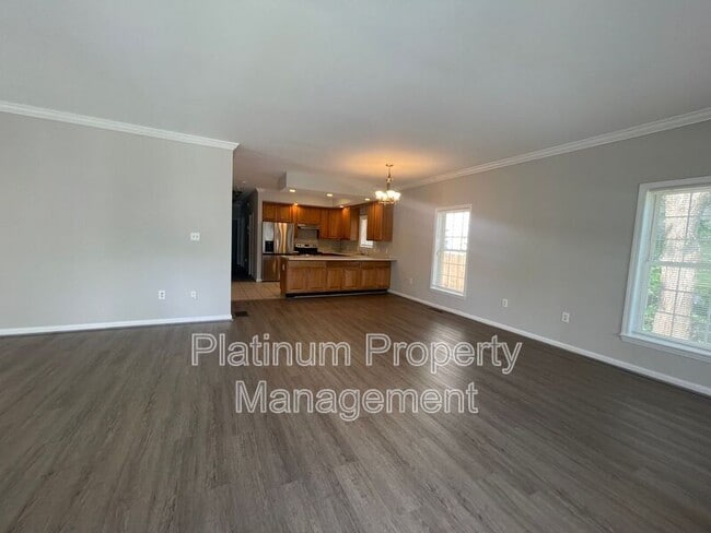 Building Photo - 48 Weyman Ave SW
