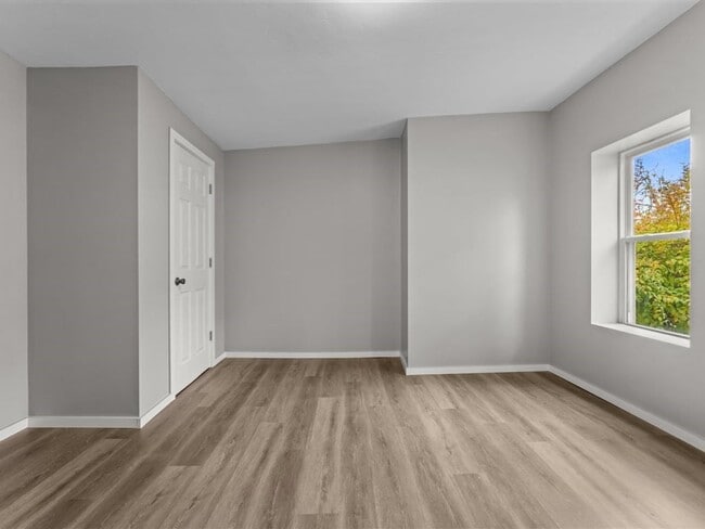 Building Photo - 40 W Central St