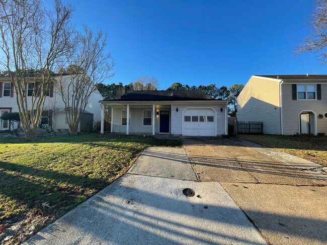 Building Photo - 4 BED / 3 BATH SINGLE FAMILY IN SALEM LAKES!