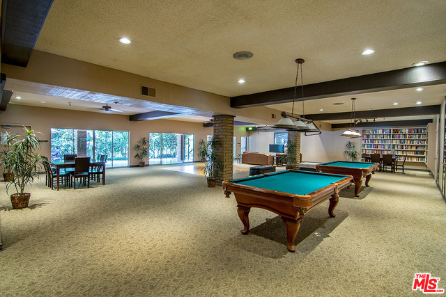 Rec Room/ Pool tables - 2700 Cahuenga Blvd E