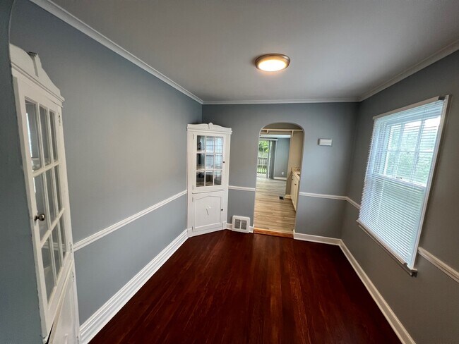 Building Photo - 336 Demorest Rd