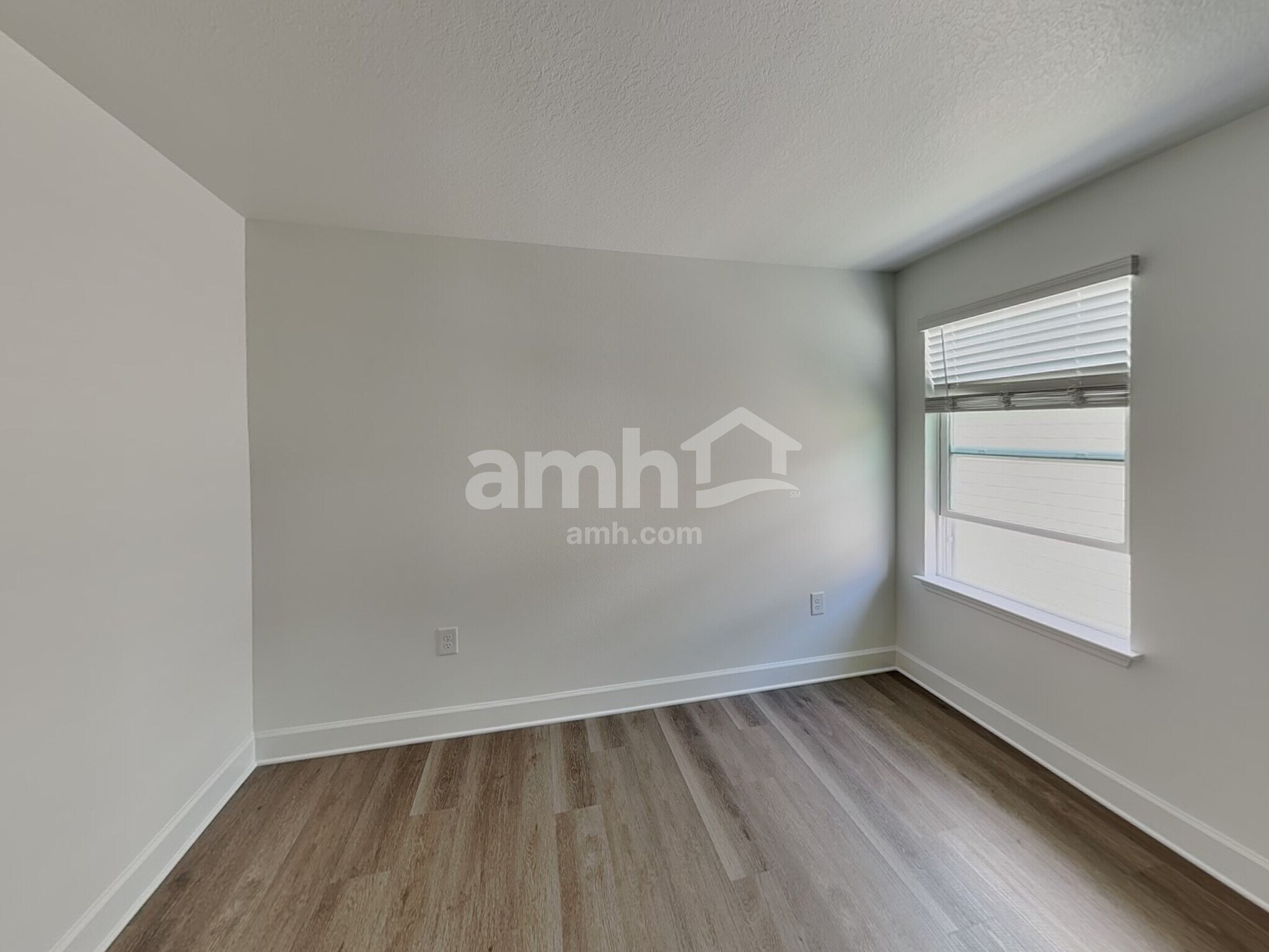Building Photo - 16421 Cheyanne Ct