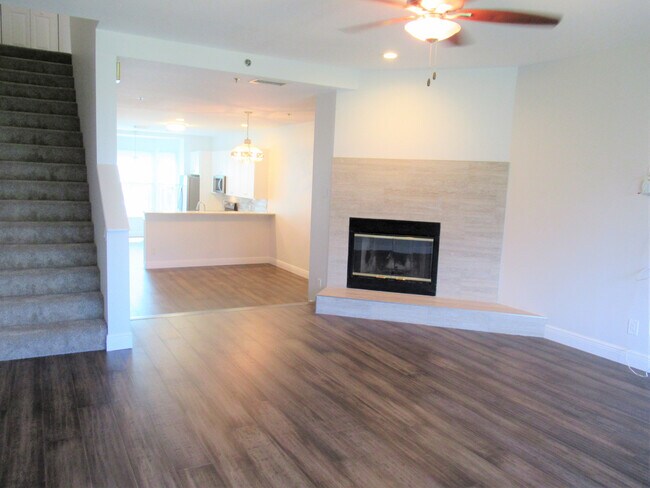 Building Photo - TIERRA VERDE - Updated Unfurn. Annual - 3 ...
