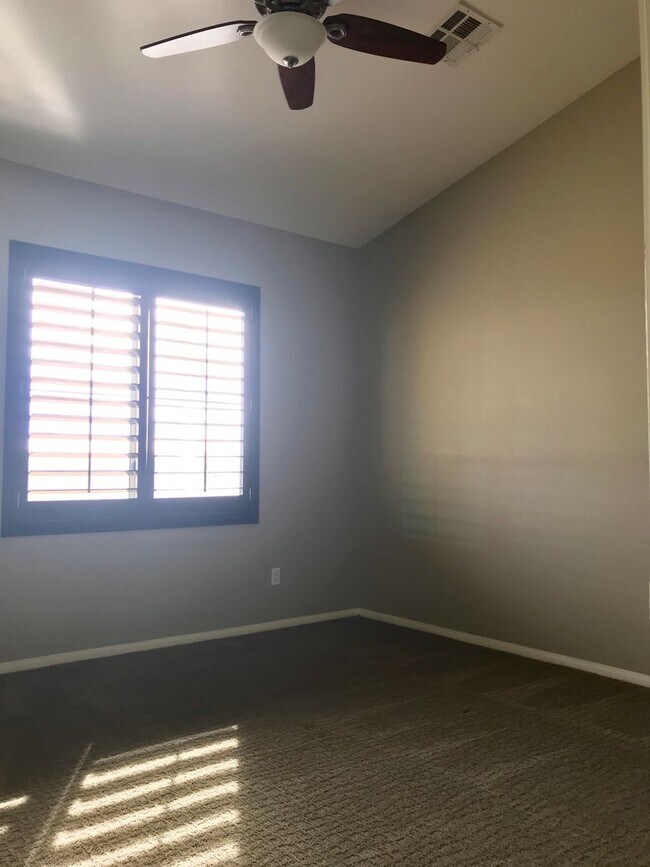 Building Photo - Great Townhouse over lookings TPC Summerli...