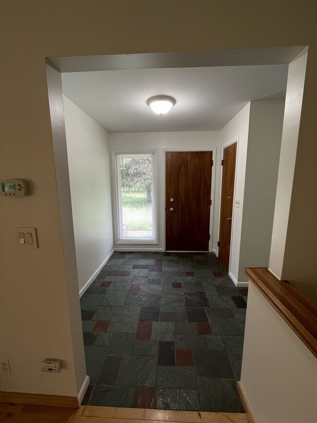 Building Photo - 2855 Whippoorwill Ln
