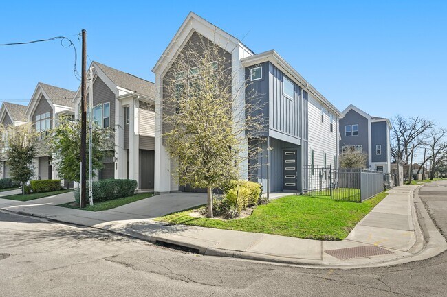 Building Photo - 4002 Elser St