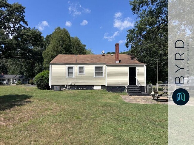 Building Photo - 5231 Rockland Rd