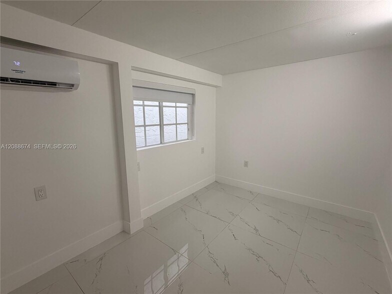 Building Photo - 3354 NW 50th St