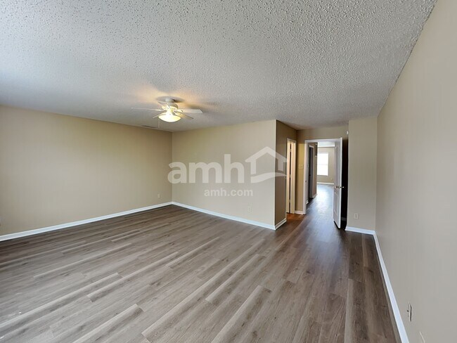 Building Photo - 515 Bridgewater Dr