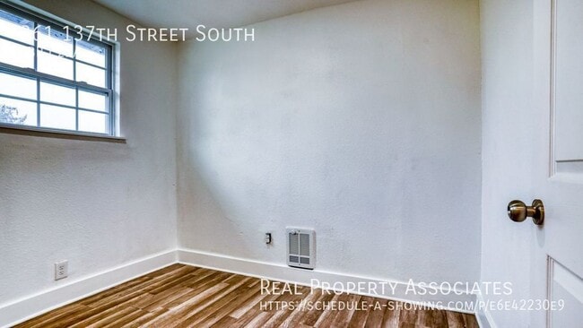 Building Photo - 861 137th St S