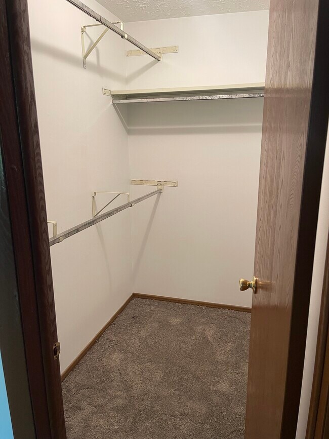 Building Photo - 3 Stratford Rd