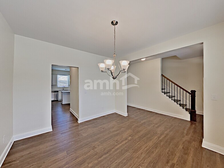 Building Photo - 363 Macroom Ct