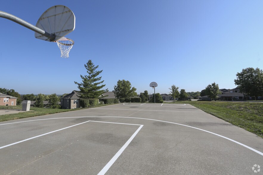 Building Photo - Timber Lakes at Red Bridge