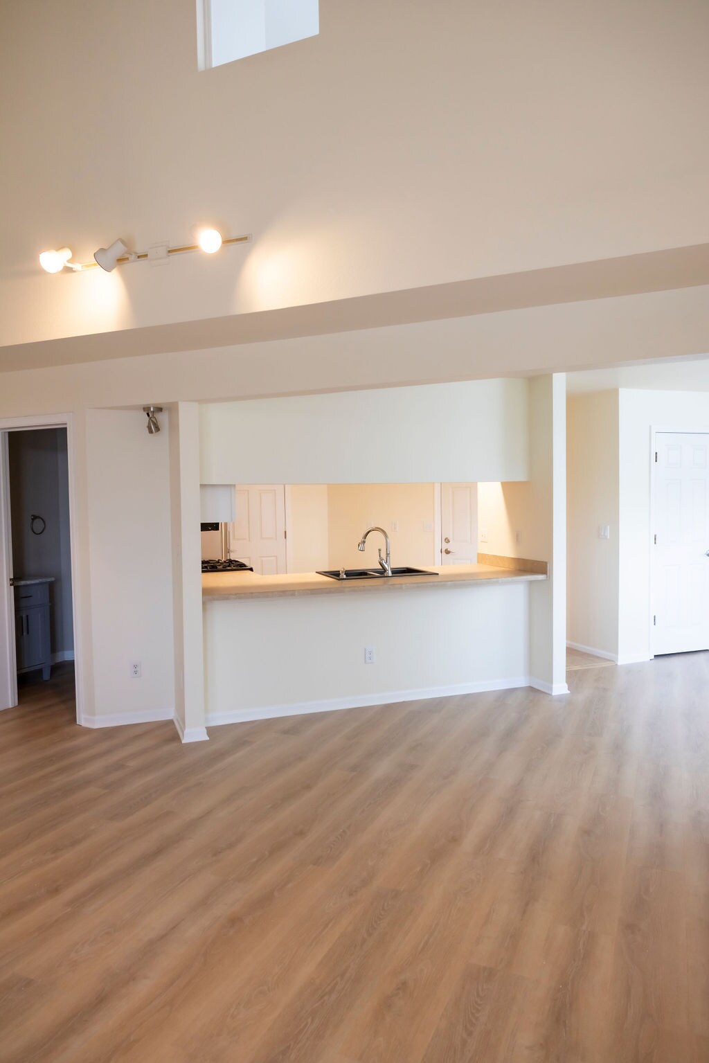 Building Photo - 984 22nd Ave