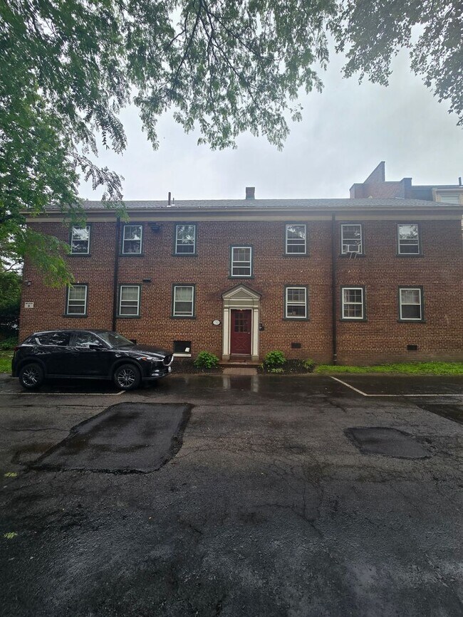 Primary Photo - 732 North Terrace