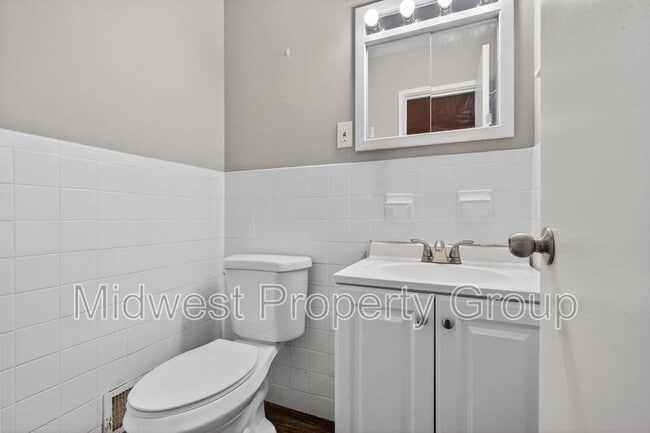 Building Photo - 2365 Dove Dr