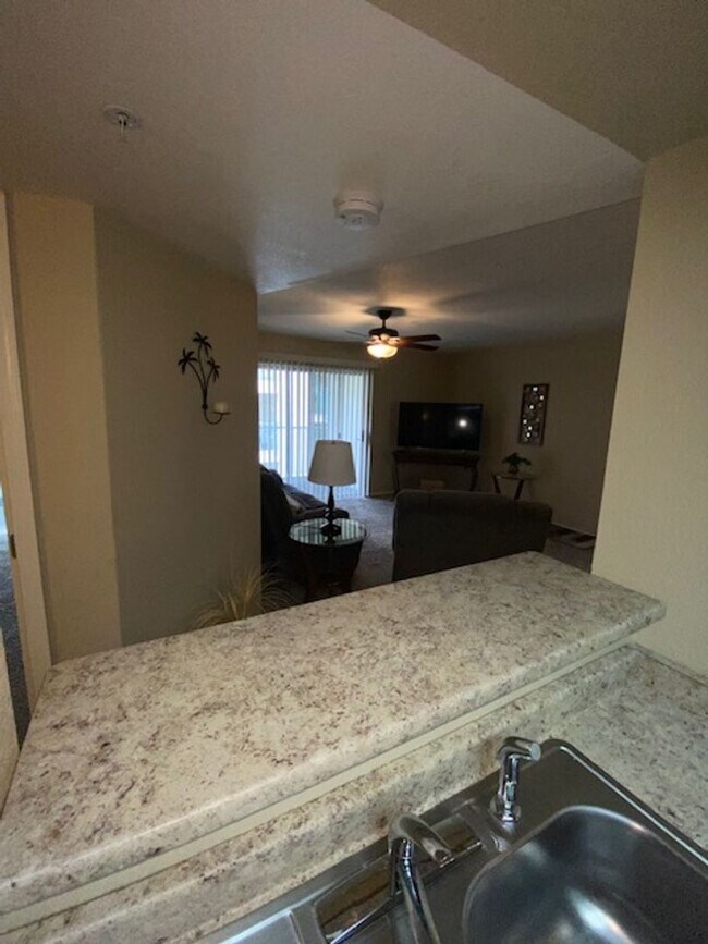 Building Photo - 1 Bedroom Laughlin Condo located in South Bay