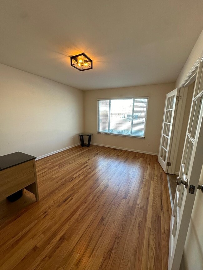 Building Photo - 2184 Cumberland Dr