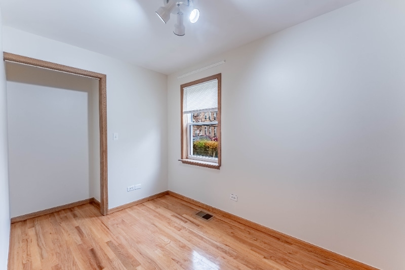 Building Photo - 1926 S Shelby Ct