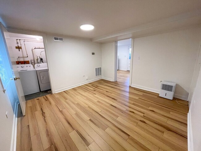 Building Photo - 801 Calhoun St