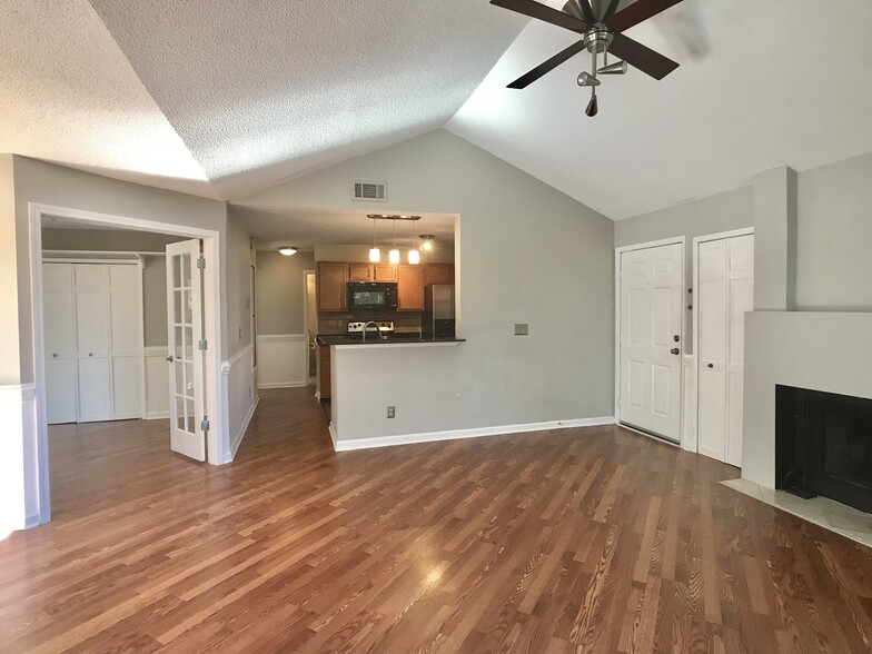 Building Photo - 709 Cypress Pointe St