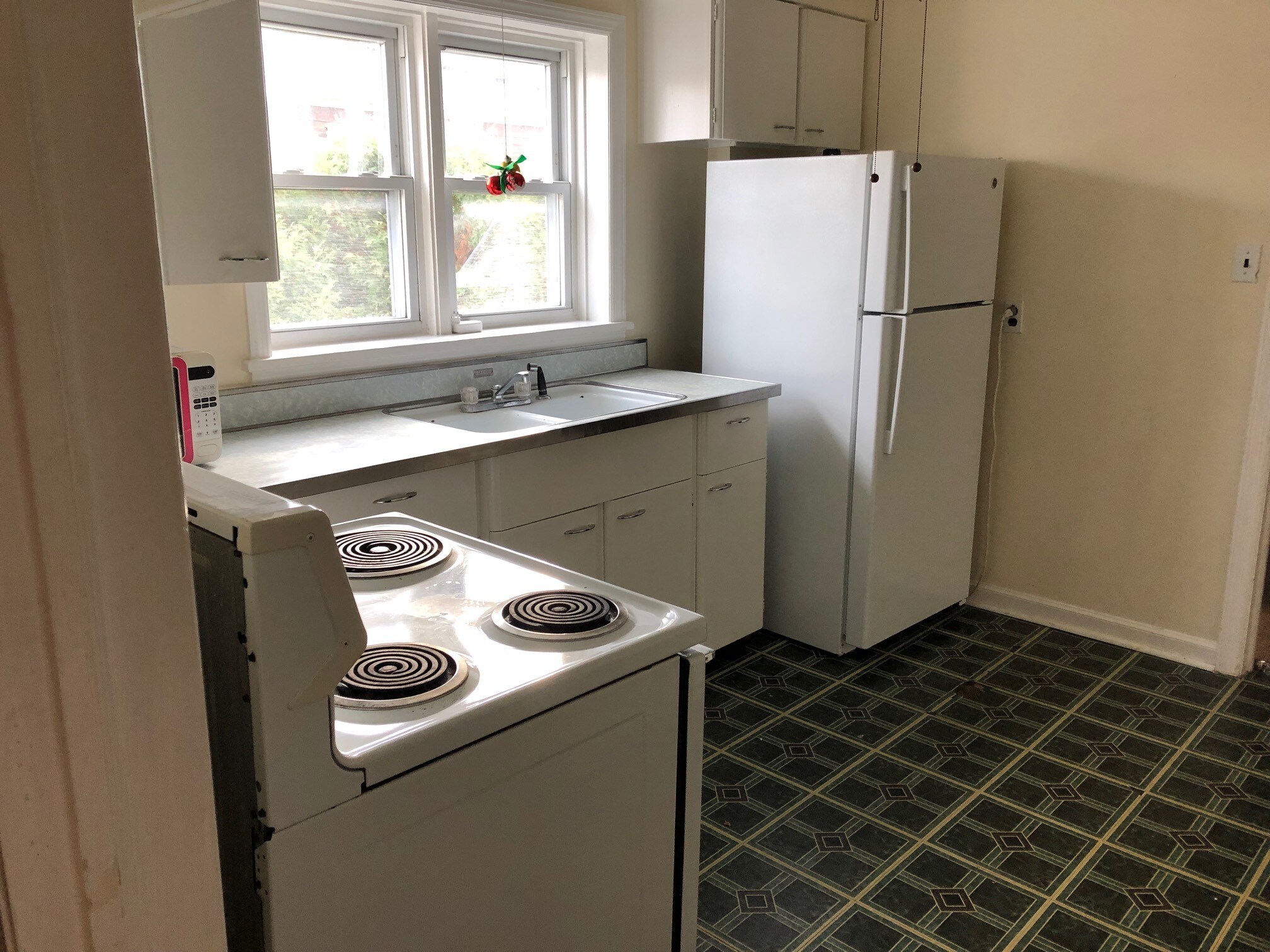 Building Photo - 211 S Green St