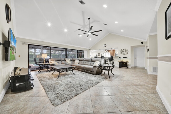 Building Photo - 8633 Vista Del Boca Dr