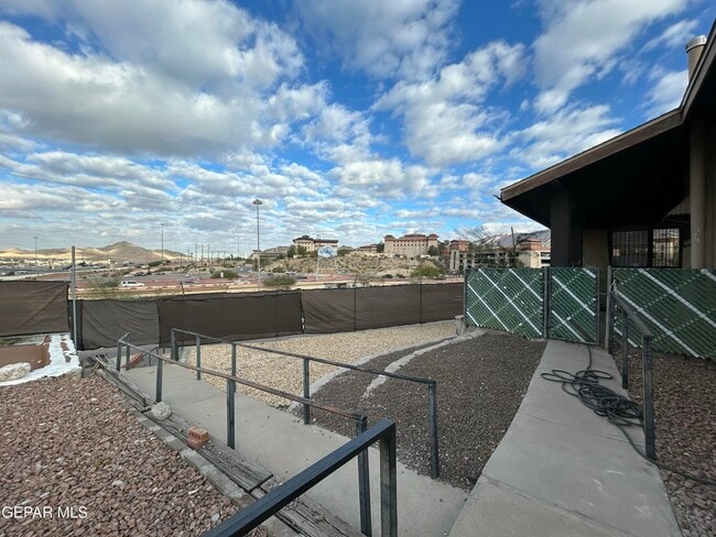 Building Photo - 1546 Upson Dr