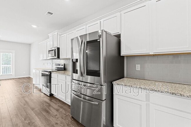 Building Photo - 552 Post Oak Ln