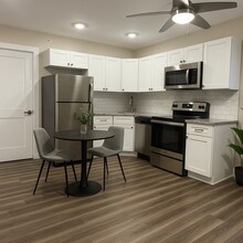 Building Photo - 4627 E Thompson St