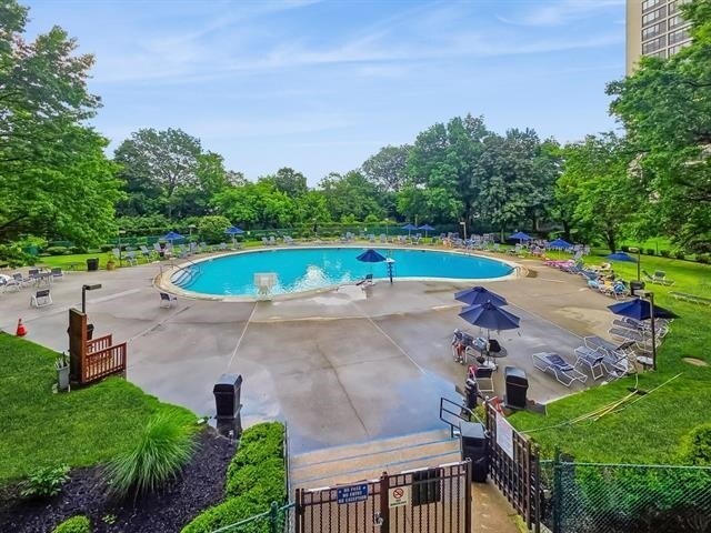 Building Photo - 6 Horizon Rd