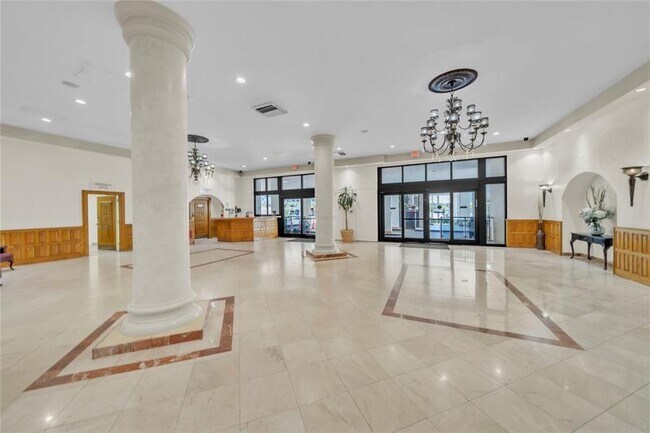 Building Photo - 3725 S Ocean Dr